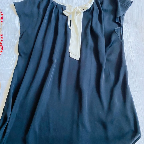 Lauren Conrad Top with Bow - Picture 2 of 2